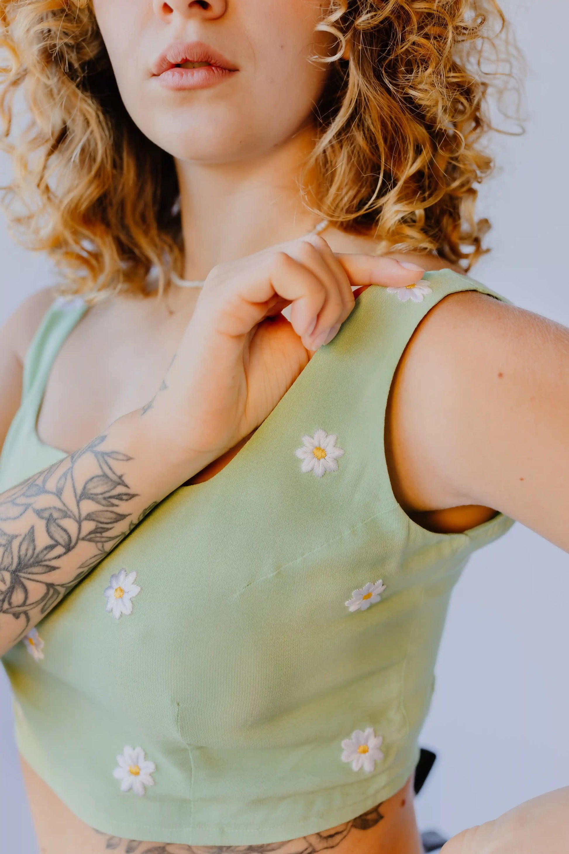 Daisy embroidered tank top - Transcend